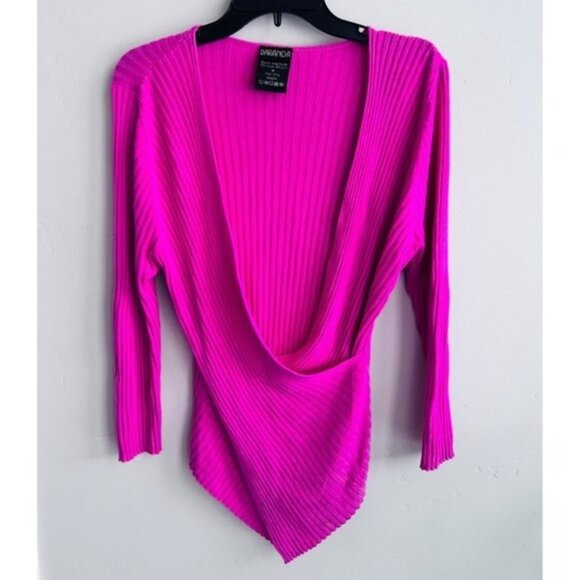 Asymmetrical hemline sweater by Baranda, size Medium - Picture 1 of 4